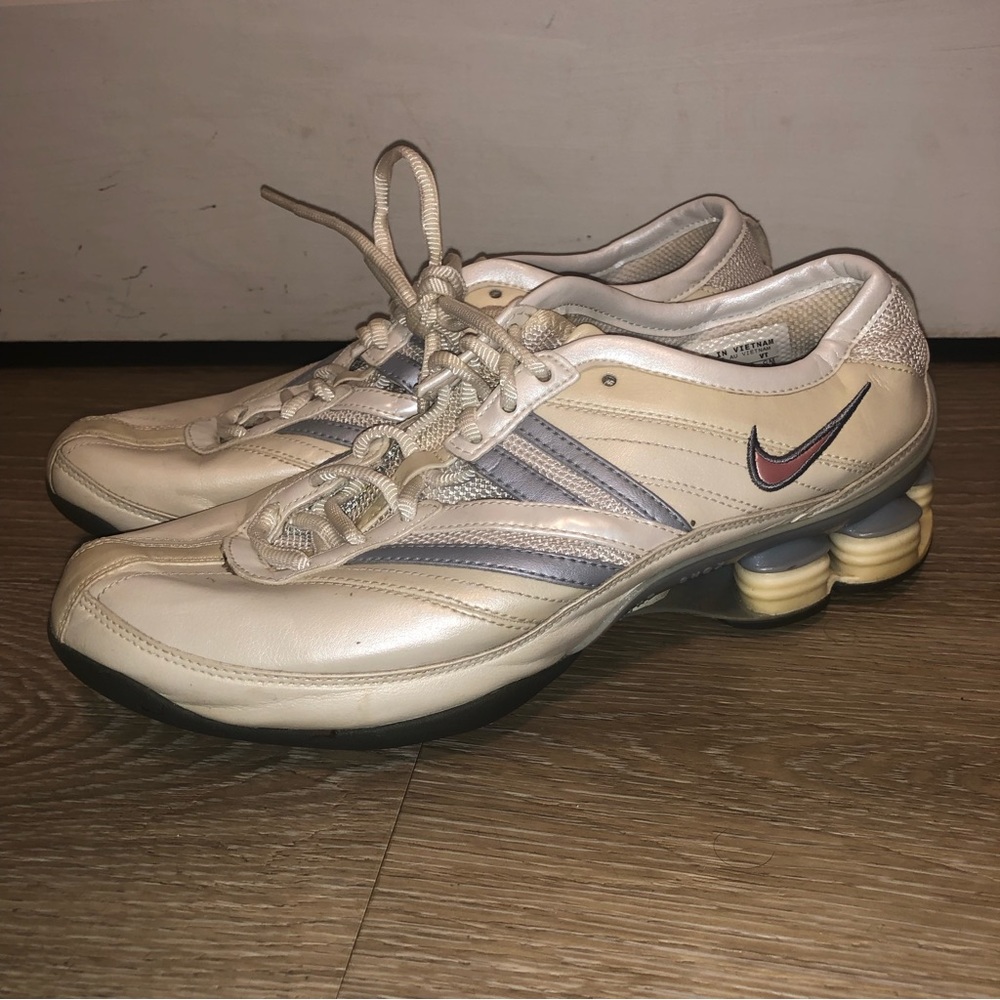 Nike shox ladies leather sneakers trainers runners size 6.5